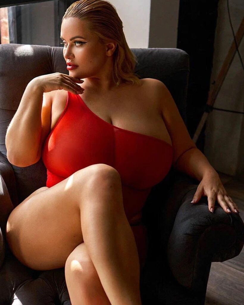 Olyria Roy Instagram